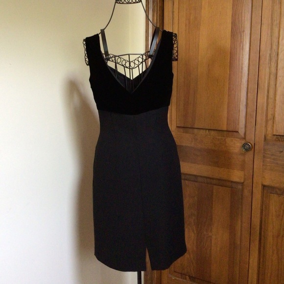 L.K. BENNETT
V-Neck Knee-Length Dress, 2 - Picture 4 of 11